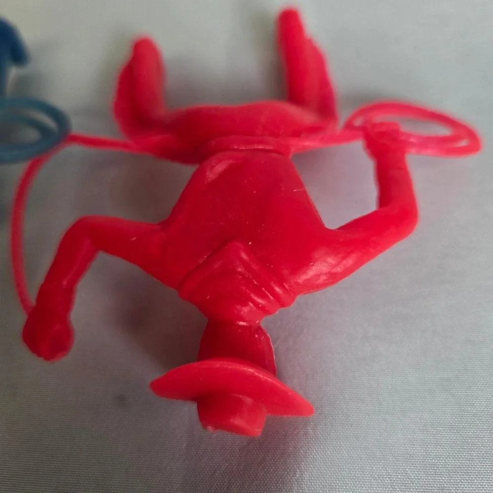 Set of 2 Vintage Plastic Cowboy Toy Figures, Red/Blue, 3.5